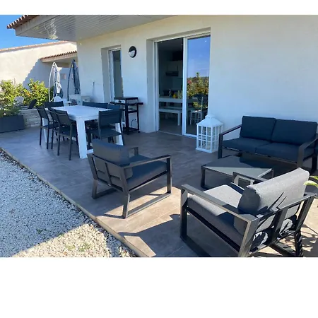 Maison Confort 4etoiles , Clim, , Piscine 別荘